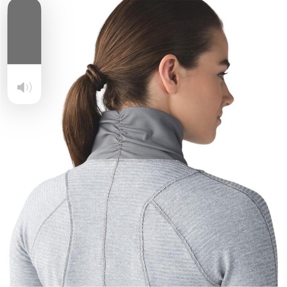 Lululemon Runderful 1/2 Zip Mini Check Pique White
Heathered Slate | Size 6 - Picture 7 of 15